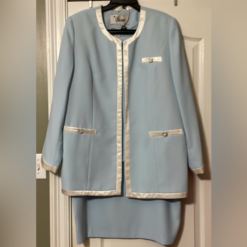 Ms. Divine women’s suit. Baby blue. Size 18